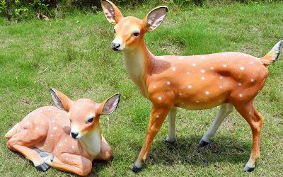 草坪玻璃鋼彩繪仿真動物鹿雕塑