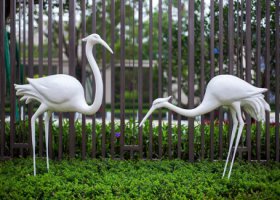 戶外公園創(chuàng)意玻璃鋼兩只丹頂鶴雕塑