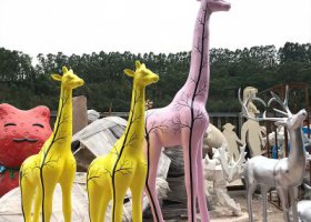 公園景區玻璃鋼彩繪長頸鹿雕塑
