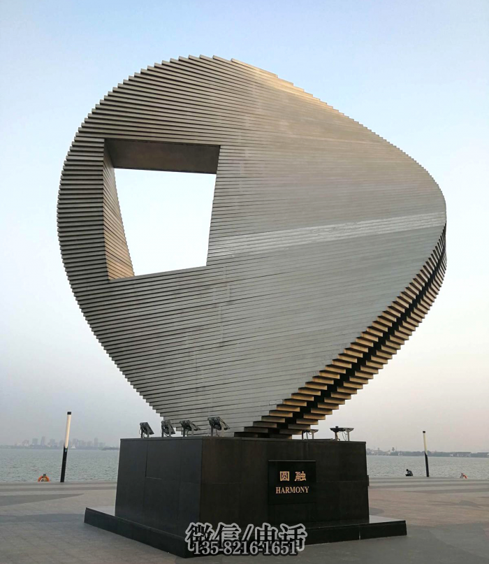 不銹鋼景觀雕塑